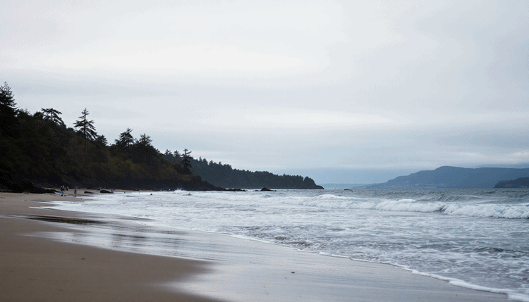 협동로봇 예방 정비를 수행하는 기술자 모습